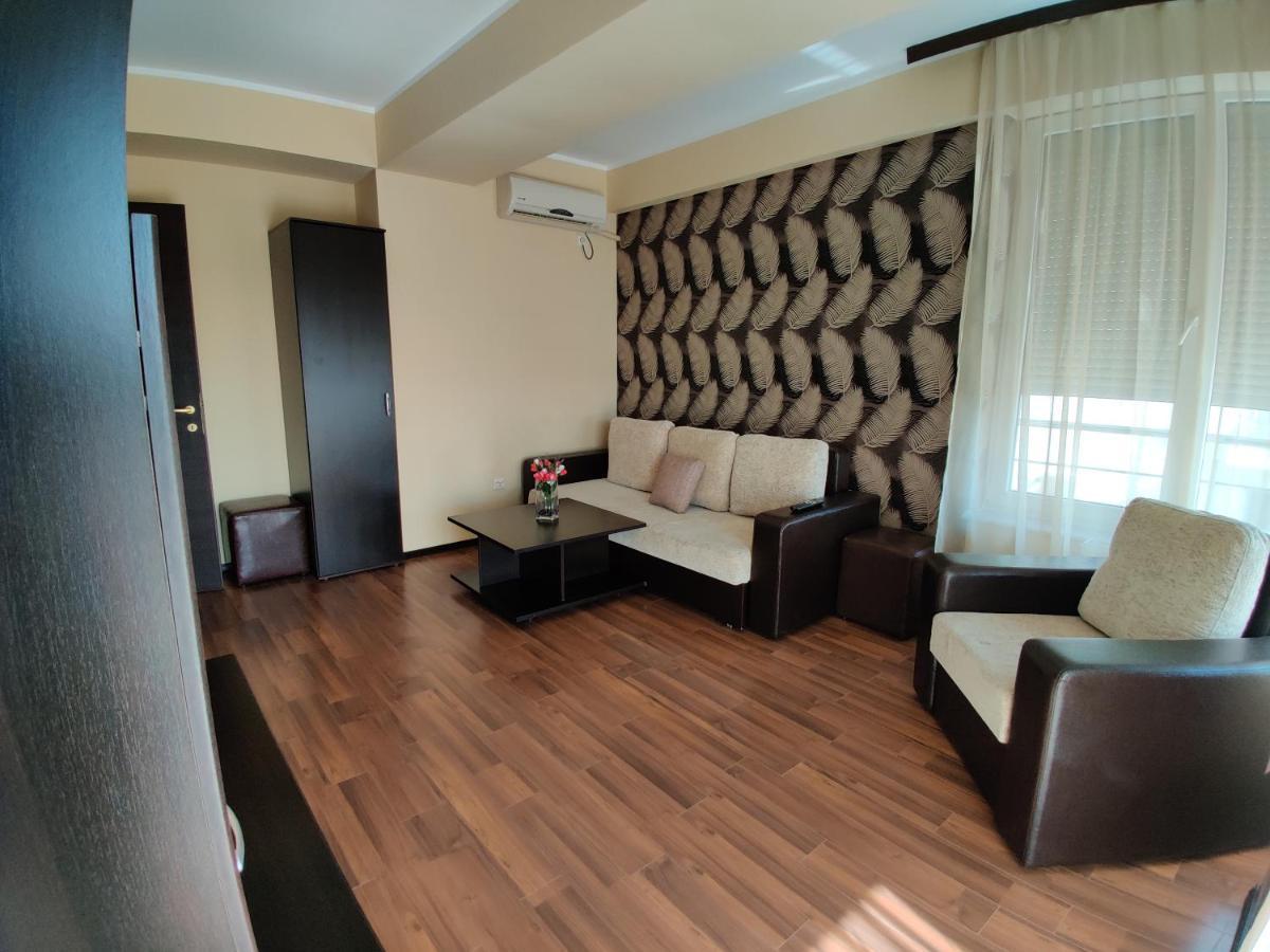 Summerland Beach&Sun Apartments 마마이아 외부 사진