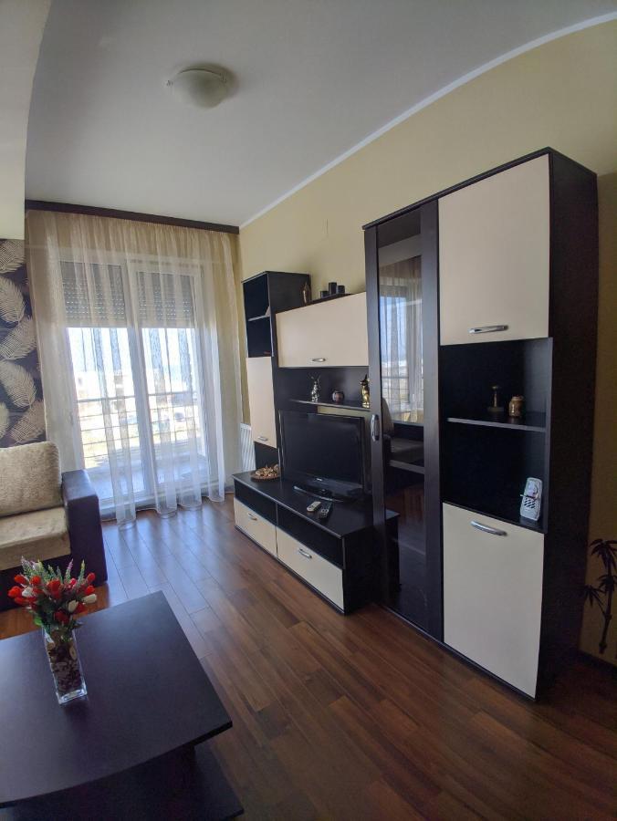 Summerland Beach&Sun Apartments 마마이아 외부 사진