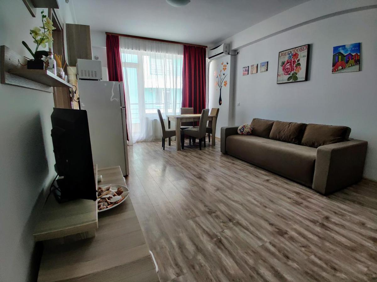 Summerland Beach&Sun Apartments 마마이아 외부 사진