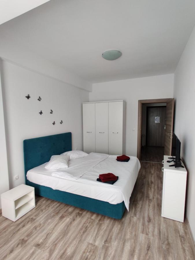 Summerland Beach&Sun Apartments 마마이아 외부 사진