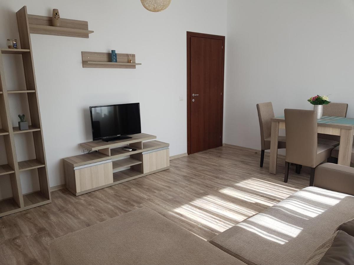 Summerland Beach&Sun Apartments 마마이아 외부 사진