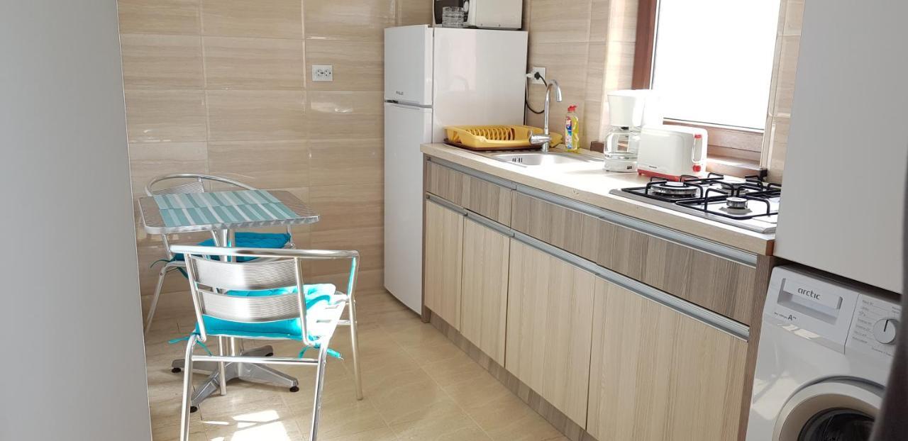Summerland Beach&Sun Apartments 마마이아 외부 사진